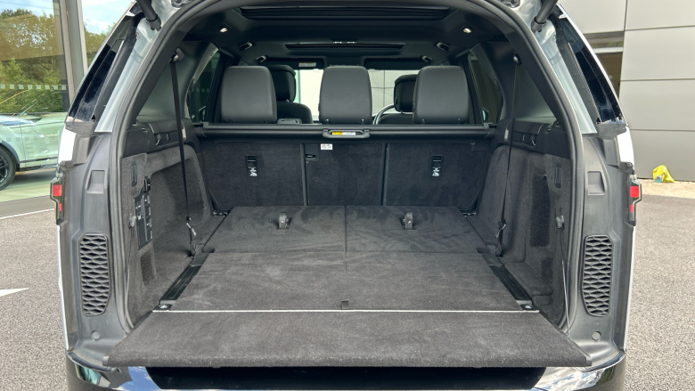 Land Rover Discovery 3.0 D300 R-Dynamic HSE 5dr Auto Diesel Station Wagon